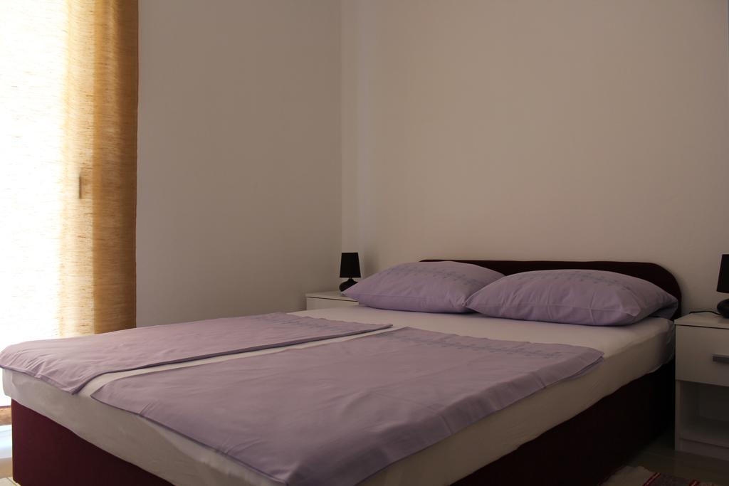 Apartments Istuk Vir Værelse billede