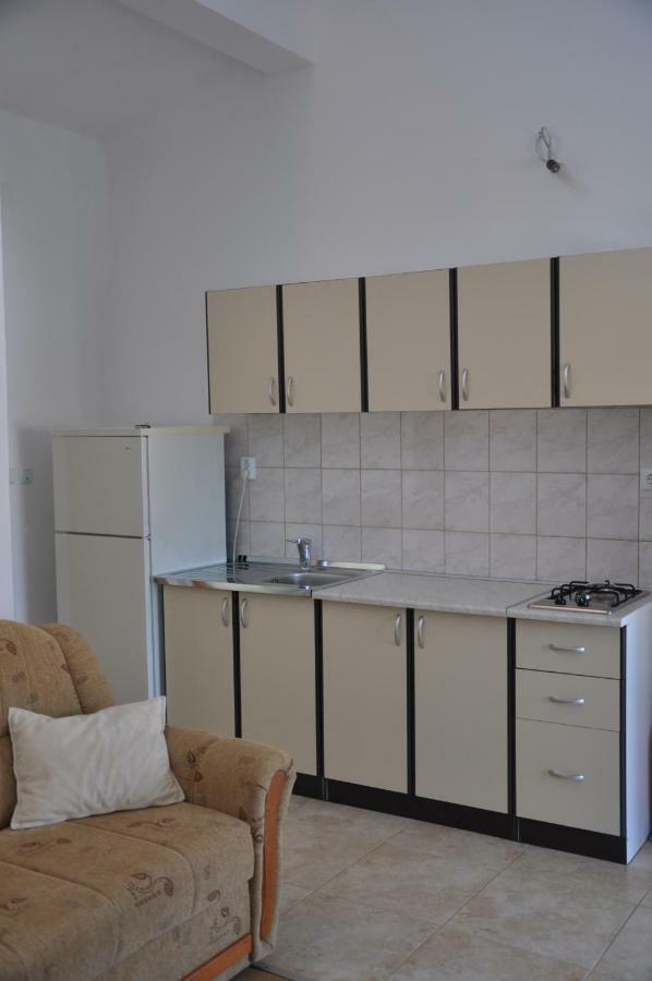 Apartments Istuk Vir Eksteriør billede