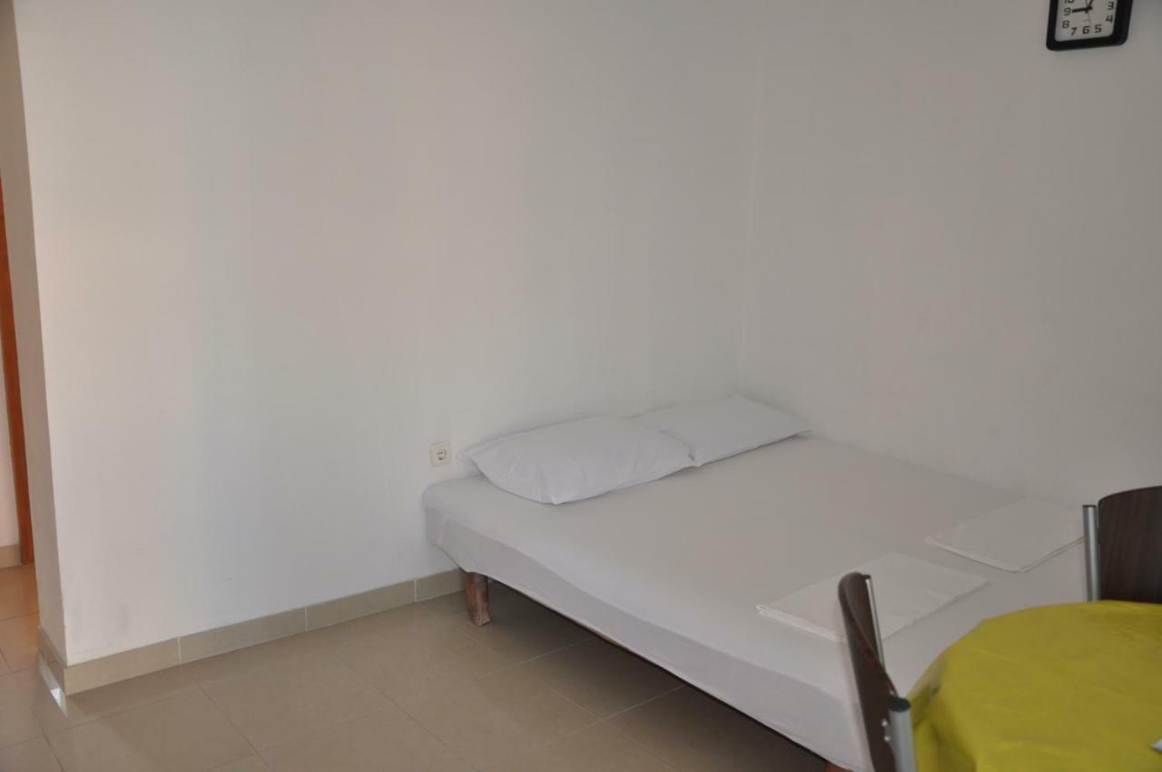 Apartments Istuk Vir Eksteriør billede
